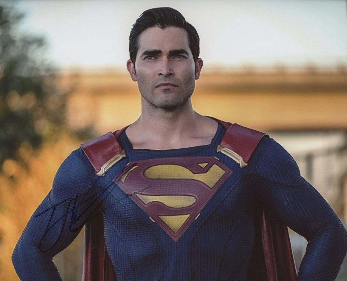 Tyler Hoechlin signed "Supergirl" television photo 