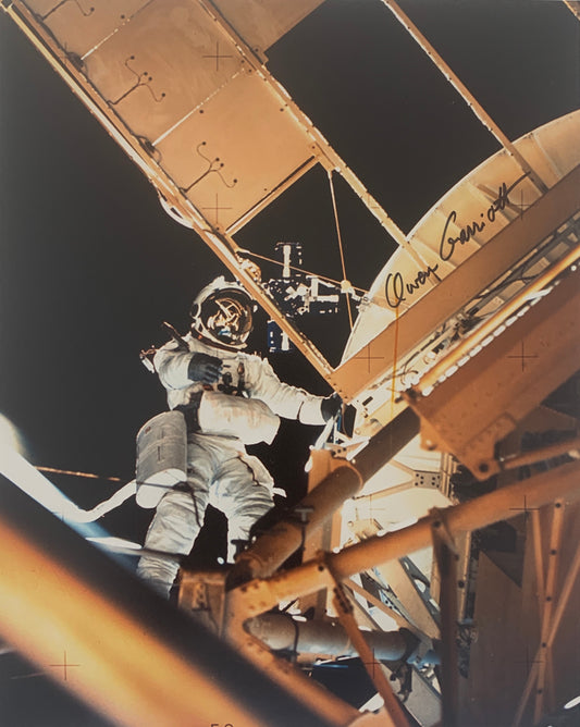 Astronaut Owen Garriott signed photo. GFA Authenticated