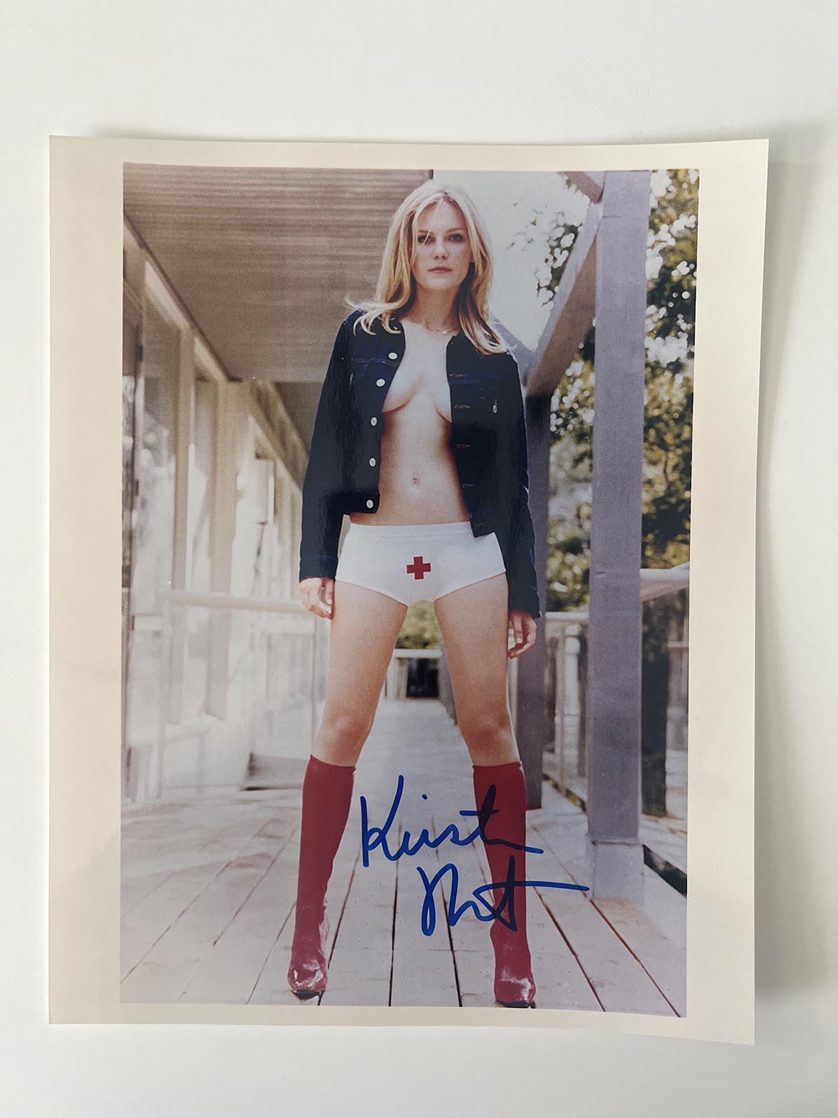 Actress Kirsten Dunst signed photo