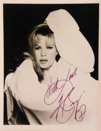 Basinger, Kim  8 x 10 Black and White Photo